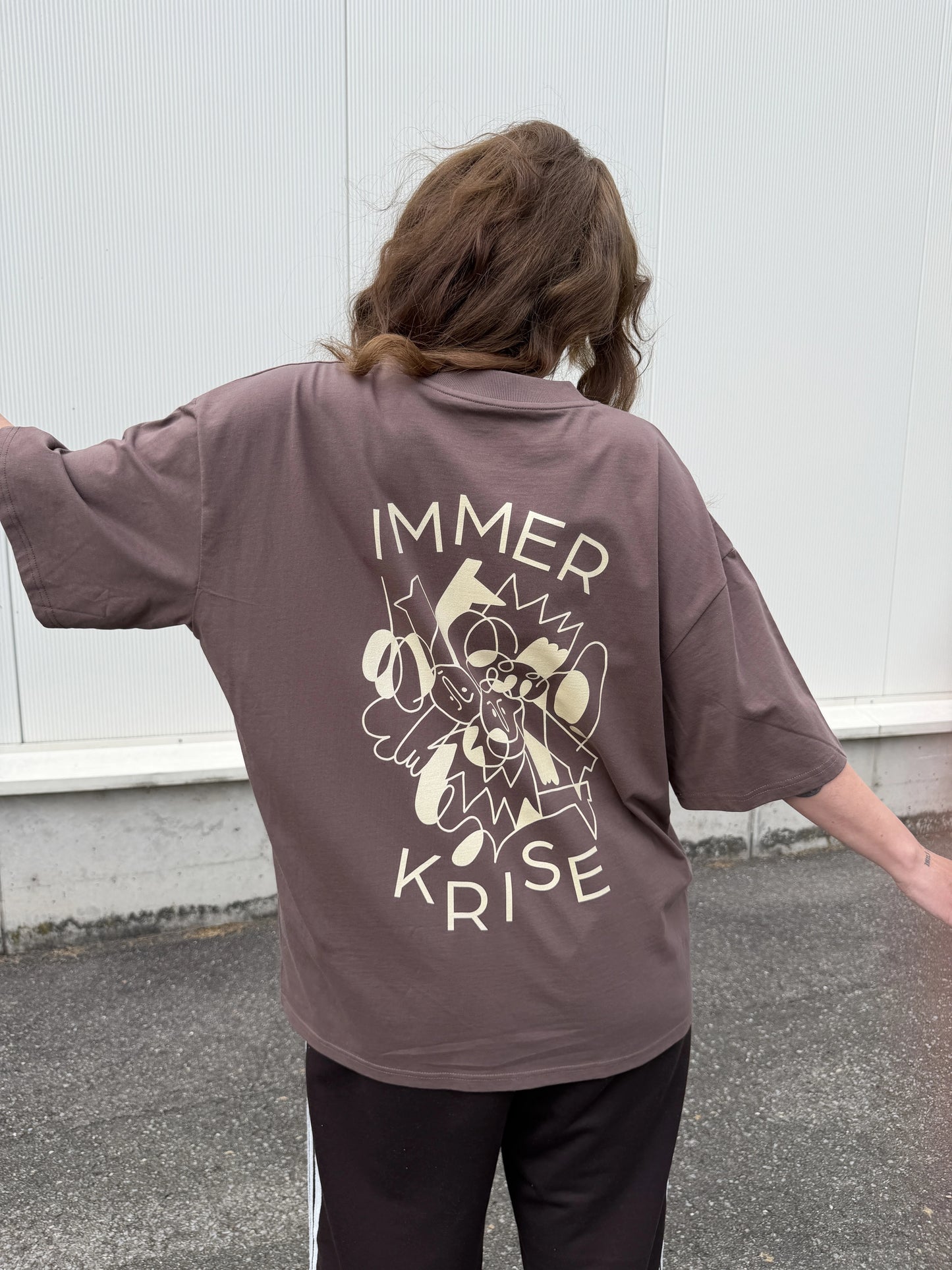 Immer Krise Shirt braun
