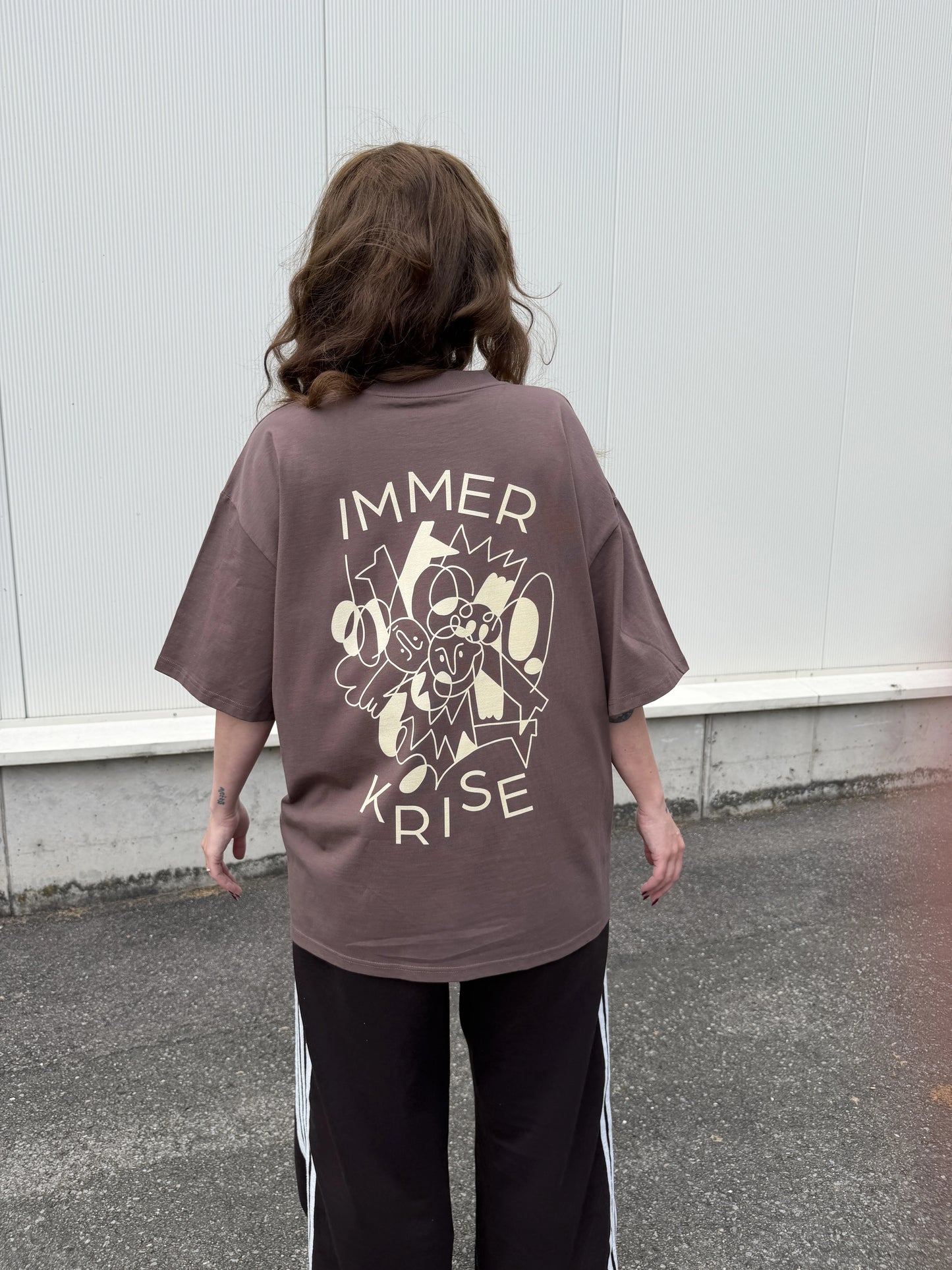Immer Krise Shirt braun